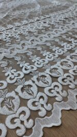 Material de Perdea Brodata Textura Groasa Crem