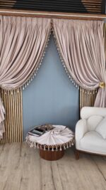 Set Elegant Draperie Catifea cu Ciucuri + Față de Masă Rotundă 1 m - imagine 2