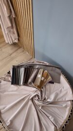 Set Elegant Draperie Catifea cu Ciucuri + Față de Masă Rotundă 1 m - imagine 3